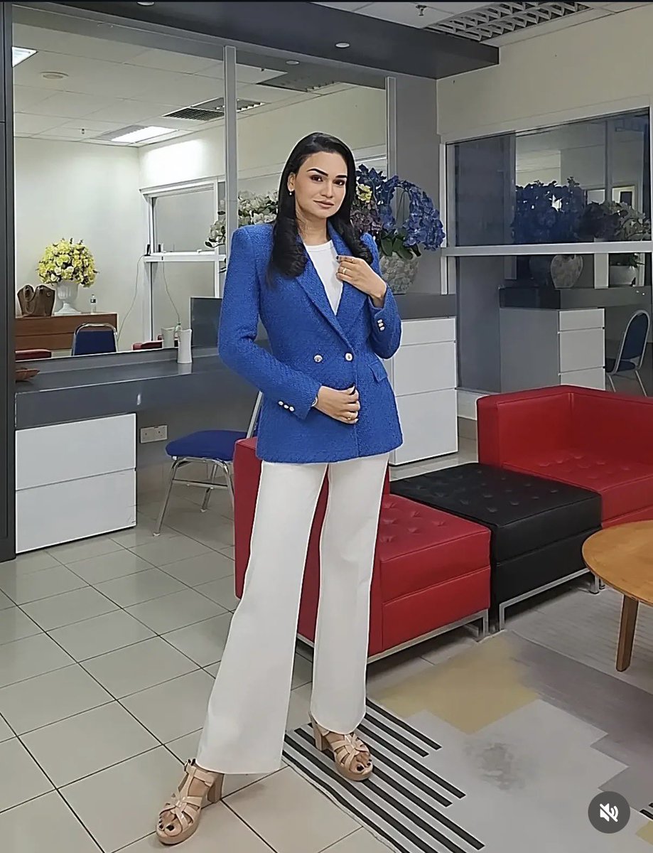 satin_leather10's tweet photo. Frok DM #asian #newspresenter #formalsuit https://t.co/H8WXbTZGUz