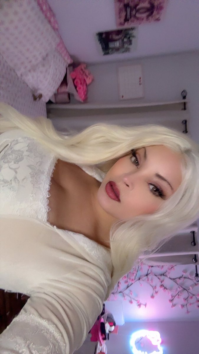VixSiny's tweet photo. Flooding ur feed w/ selfies <3 https://t.co/WpoyftrEyi