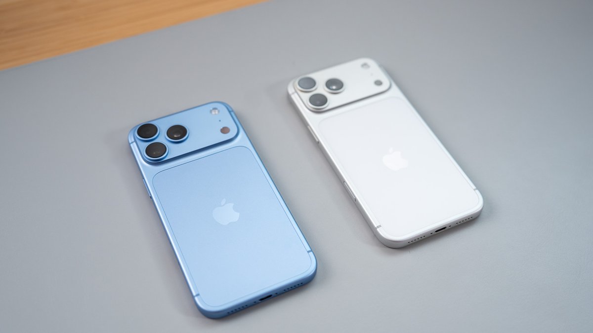 caputo's tweet photo. @nandoprince93 @9to5mac glacier blue has something to say about that. https://t.co/9YdN9dgiYb