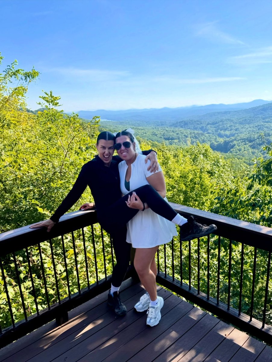 realtiffanyz's tweet photo. Love can feel impossible today. We have endless choices, yet often avoid the vulnerability, compromise, and difficult conversations needed to truly make love last.
#bachelorettepartyideas #blueridgegeorgia
#bachelorettetrip #viral https://t.co/0irwVBQsWN