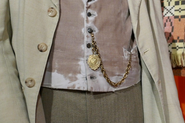 sheennxnt's tweet photo. Good Omens s1 costume https://t.co/USpLXfzktA