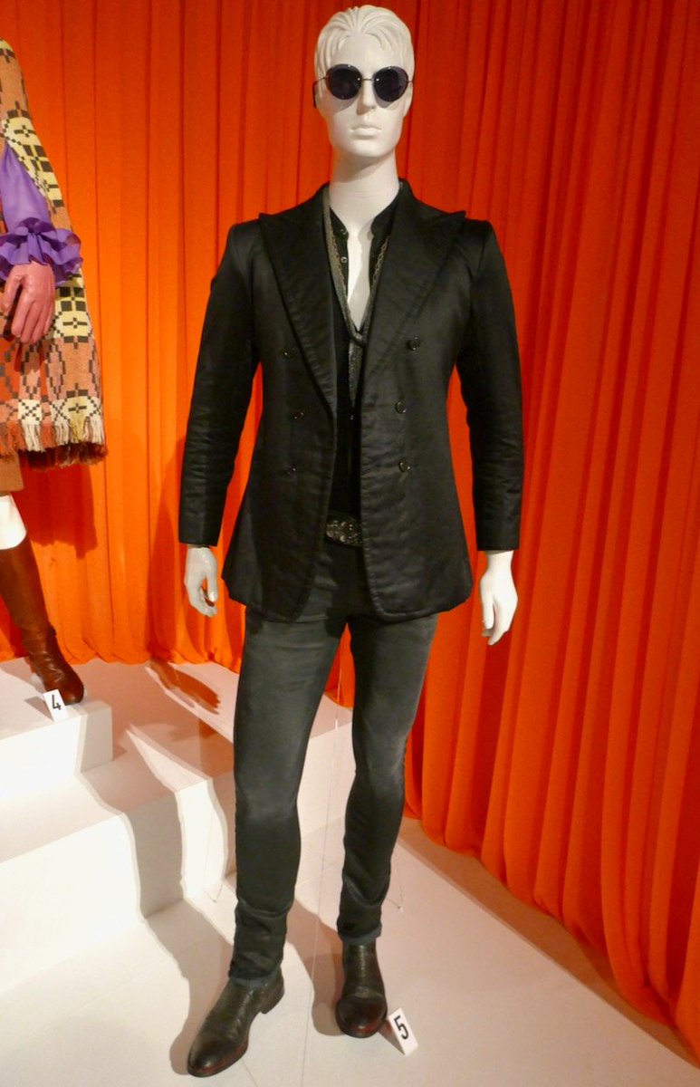 sheennxnt's tweet photo. Good Omens s1 costume https://t.co/USpLXfzktA