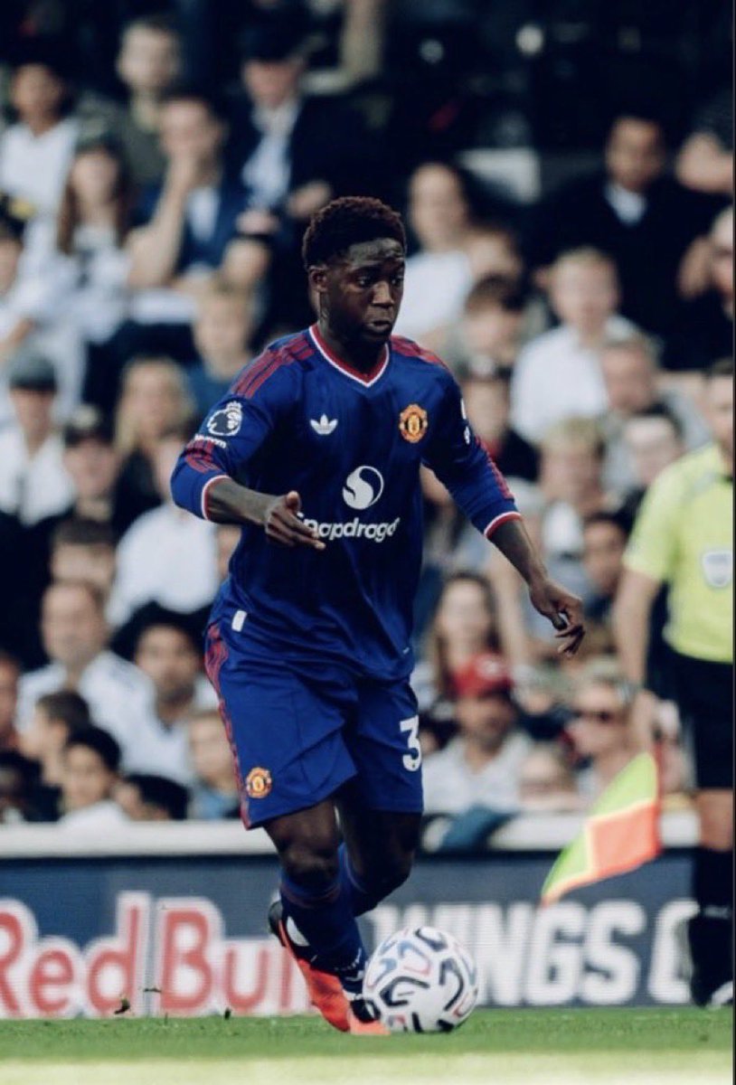 UTDAlex8's tweet photo. 🚨Álvaro Arbeloa on Kobbie Mainoo’s performance against Fulham:

“Pressing Kobbie Mainoo is a complete waste of time. I’ve never seen a young midfielder so balanced, composed and comfortable on the ball. You can put two or three players around him and he still won’t panic. He just keeps the ball, turns away from pressure and makes the right decision.

Today, we struggled to operate through the middle because Mainoo completely controlled that area. He occupied the midfield and dictated everything. We were forced to use the wings because going through him was almost impossible.

He’s different. He reminds me of Seedorf, Busquets and Xabi Alonso. Those are huge names, but I genuinely see that level of greatness in him if he continues developing in the right environment.

If I had the chance, I’d love to have a player like Kobbie Mainoo in my team. Players with that kind of composure are extremely rare.”