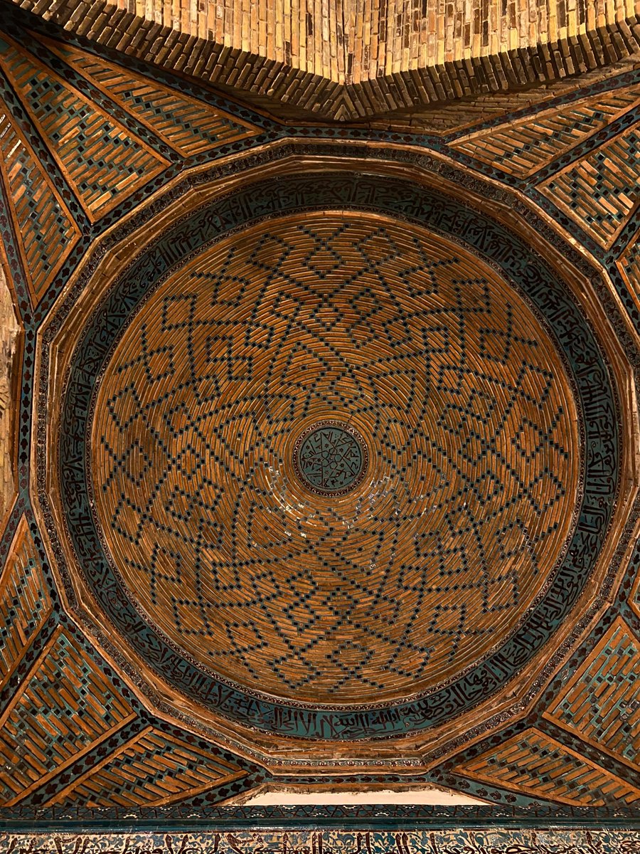 epiksuu's tweet photo. Taşa, ahşaba bu şekli verenler nice gönüllere de dokunmuştur muhakkak. 🌷
📍 Eşrefoğlu Camii https://t.co/5GyX2wrOUv
