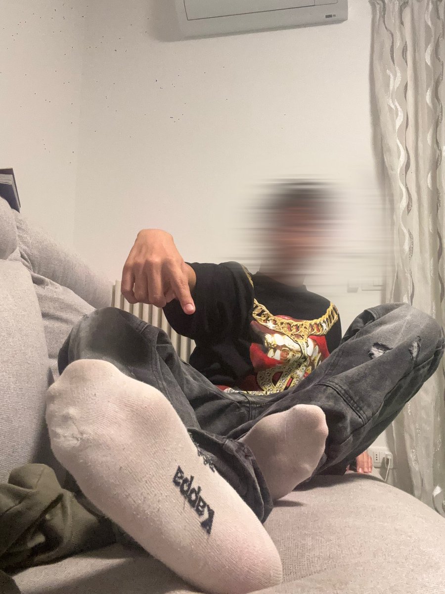 MasterAtlasft's tweet photo. coglioni avete trovato un vero master da venerare ME sono il migliore di tutti e tutto scrivetemi in dm e fatevi spennare coglioni #cashmaster #boyfeet #feetworship
#footfetish #findom #master #slave #money
#Barefoot #ReaFeet #FeetNation
#findompaypig #feetfetish https://t.co/f1yXH2GPKa