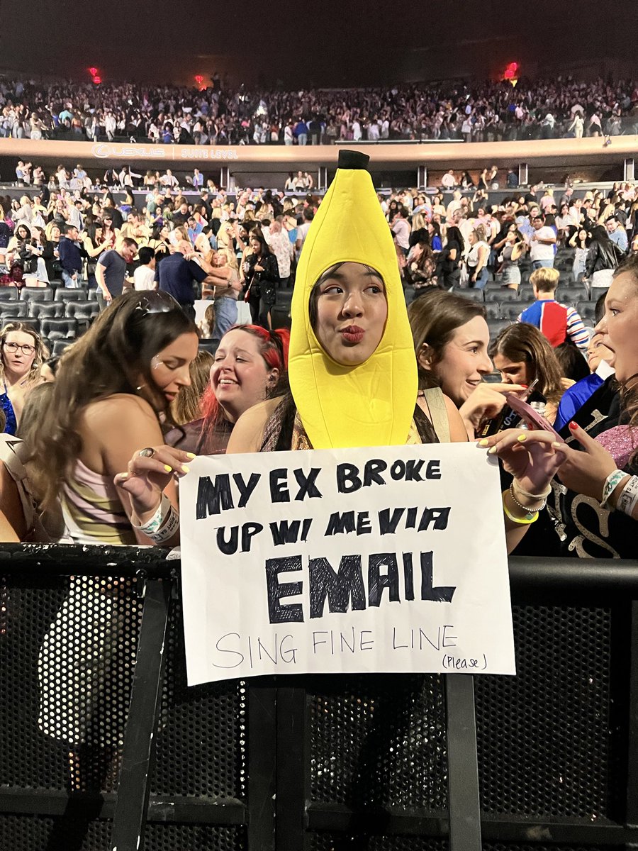 gingerrulez's tweet photo. THATS MY SIGN!! and it’s about my real ex! https://t.co/aKTN5ejVyt