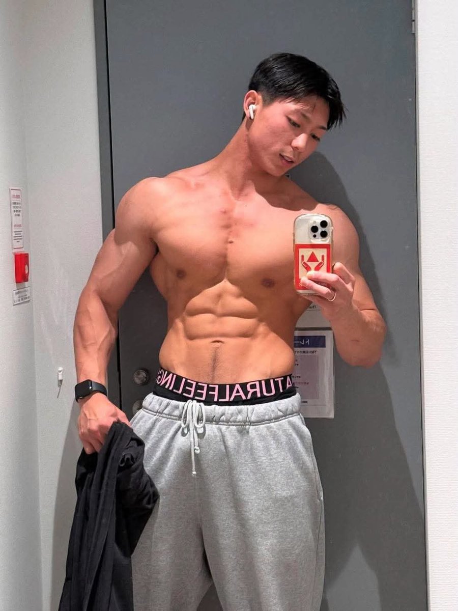 Gattouu01's tweet photo. KIYOSHI นักกล้ามหุ่นแน่นลีน เสียดายเอาแต่ชะนี https://t.co/l5cxVizr6j