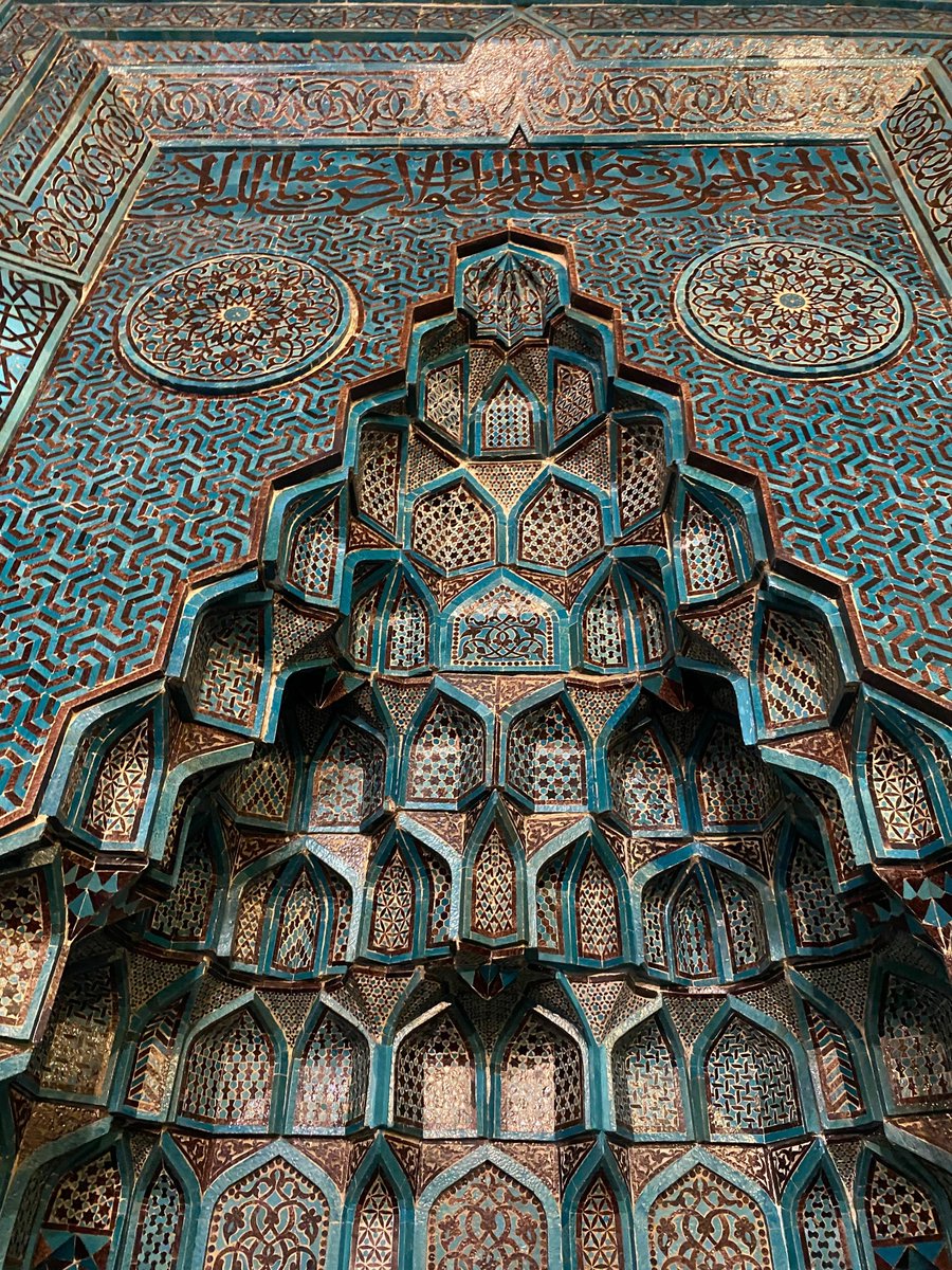 epiksuu's tweet photo. Taşa, ahşaba bu şekli verenler nice gönüllere de dokunmuştur muhakkak. 🌷
📍 Eşrefoğlu Camii https://t.co/5GyX2wrOUv