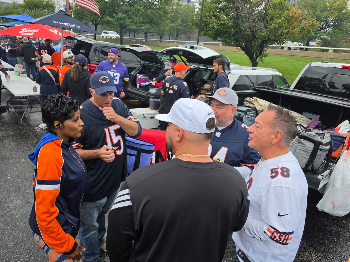 Dannic44's tweet photo. BEAR DOWN, CHICAGO! 🐻

I was out at the Bears tailgate today doing what I love,talking directly with Chicagoans, listening to the people, and collecting signatures for my mayoral petition.

Thank you to everyone who stopped to talk with me and signed my petition. I truly appreciate the support and the conversations.

Rain or shine, I’m out here doing the work and meeting Chicagoans where they are.

Danielle Carter-Walters
Candidate for Mayor of Chicago 2027
https://t.co/FRBcC9YQlw 
#BearDown #Chicago #DanielleCarterWalters