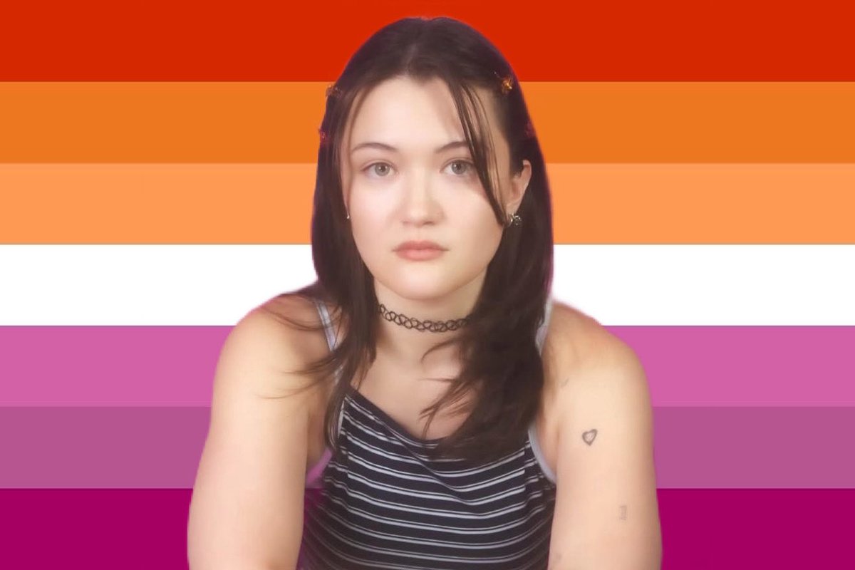 BronzeVanilla's tweet photo. A lesbian flag for lesbians that love Isa Briones https://t.co/1ydMoMnneY