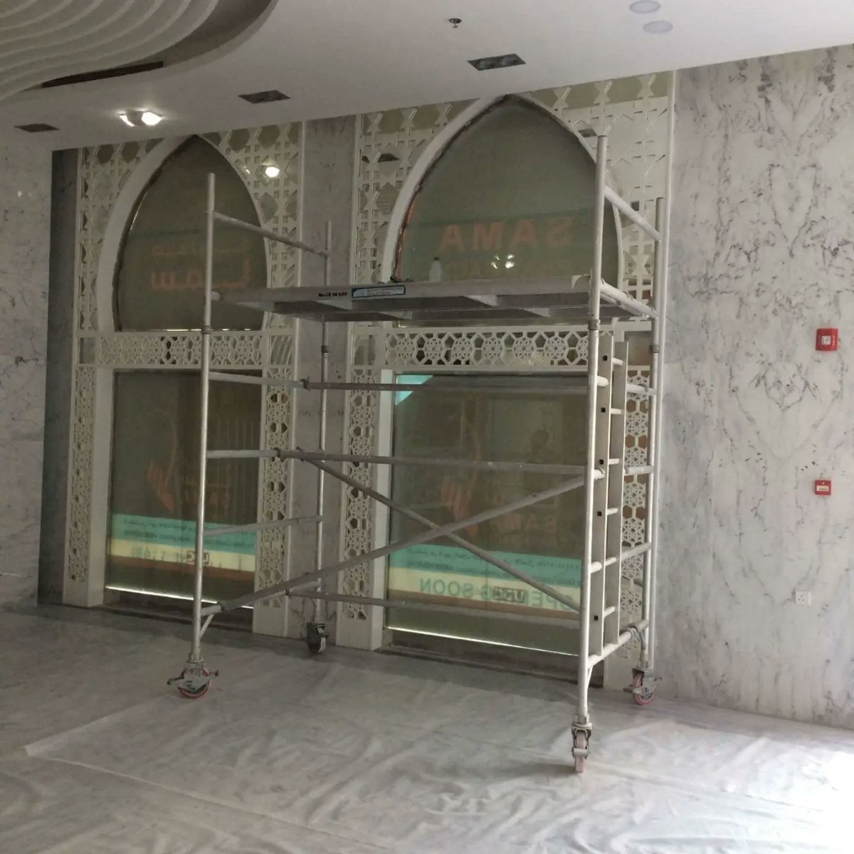 savannahrouf5j's tweet photo. Details make all the architectural difference. From flowing ceiling slats and intricate geometric facades to a luxurious crystal chandelier, every element creates a complete visual experience. Which detail caught your eye most? Contact us: 70003787 https://t.co/qnIKYrY1ix