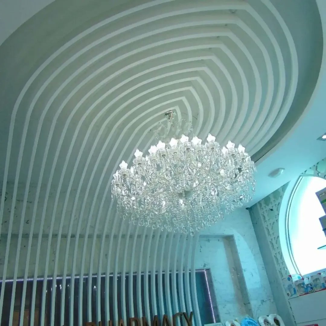 savannahrouf5j's tweet photo. Details make all the architectural difference. From flowing ceiling slats and intricate geometric facades to a luxurious crystal chandelier, every element creates a complete visual experience. Which detail caught your eye most? Contact us: 70003787 https://t.co/qnIKYrY1ix