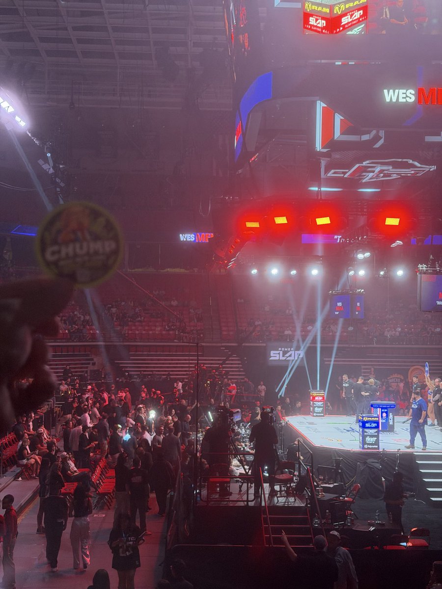 Czarmlup's tweet photo. $CHUMP spotted at power slap👀 https://t.co/Wcfctck4Hs