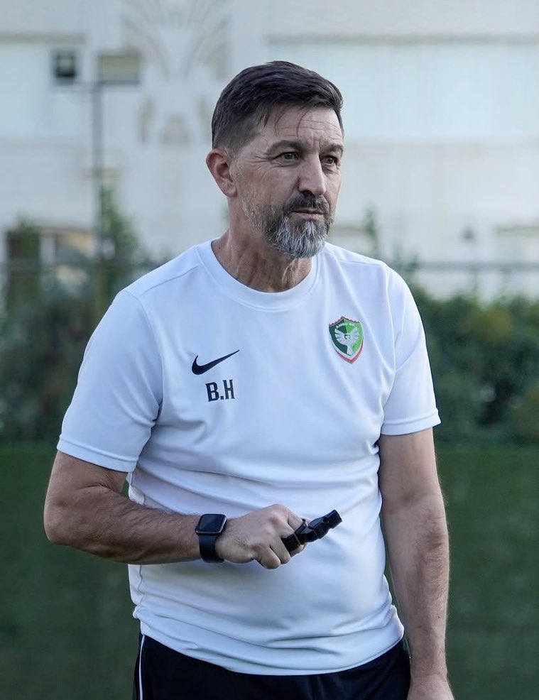 kosovarfootball's tweet photo. 🇽🇰 Besnik Hasi has Kurdish side Amedspor TOP OF THE SÜPER LİG! ❤️💚

What a start for the newly promoted side.🔥 https://t.co/81L6DCS1dB