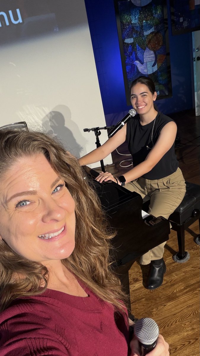 sincerelydawnUG's tweet photo. This is my last Sunday leading worship in Hawaii before flying back to Japan. It has been a sweet sweet time with my kiddos. Full speed into empty nesting and building my UGC business!
#Ugc #ugccreator #ugccommunity #emptynester #GenXcreator https://t.co/5JJAFa7GKa