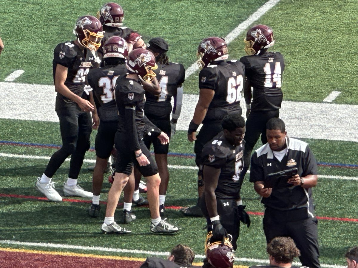 TrenchMenGray's tweet photo. 3rd game of Freshman year. Glad to contribute to a win #RunWithThePack #ChangeTheNarrative https://t.co/Ow6myt9YLa