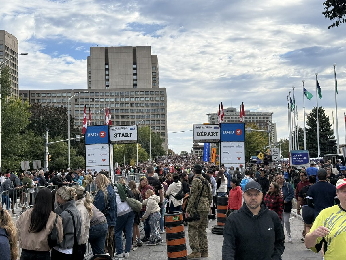 Go_Taylor's tweet photo. Congratulations to all those who ran today’s @CanadaArmyRun &amp; supported those who support us. This 5+21.1 Commander’s challenge was my longest distance in a day but no distance comes close to the service of our Men &amp; Women in and out of uniform, their families &amp; those around them https://t.co/7awa65r6UZ