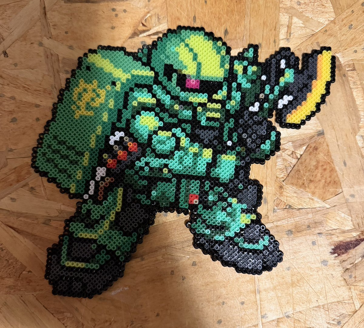 MStarzky's tweet photo. Zaku bead art #fusebeads #perlerbead #zaku #gundam https://t.co/d6IgazyTRI