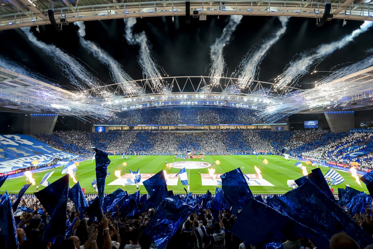 FCPorto's tweet photo. Futebol Clube do Porto.

#FCPSLB #PortoDeHonra https://t.co/sEc8VqjPNq