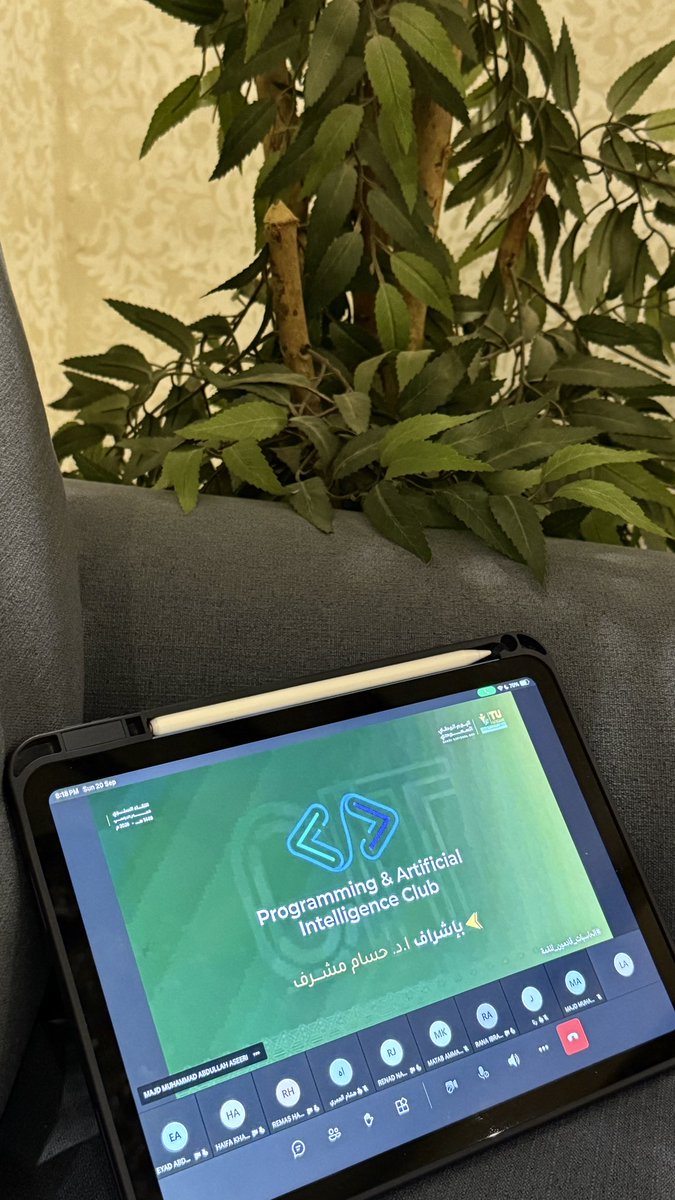 iore62's tweet photo. بايك نجمٍ مايخفى🌟🌟
#BuildWithPAIC
#الحاسبات_قادمون_للقمة https://t.co/N6uCinhujG