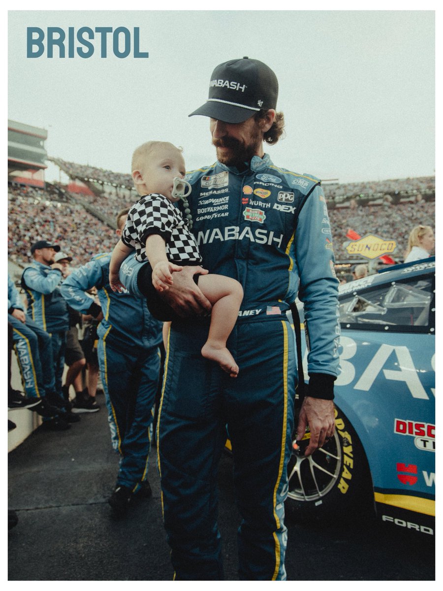 Blaney's tweet photo. I thought we had a really strong car and we did a good job working our way to the front after starting in the back. https://t.co/3gRYamv2ju