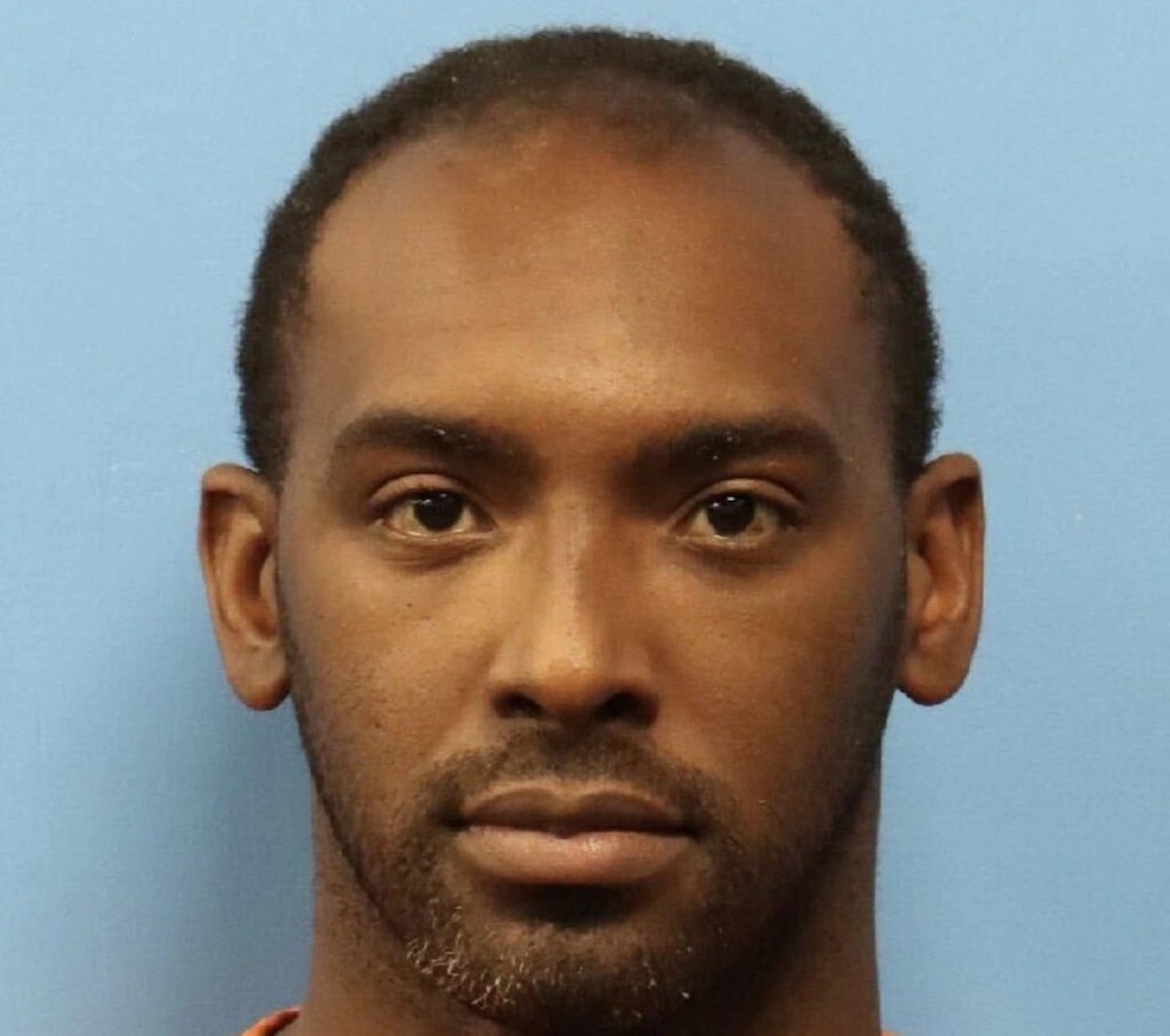 libsoftiktok's tweet photo. The pride org says Dezmond resigned when the charges came out

He also works at Shelby County Schools

Always around the kids…

Who could’ve possibly seen this coming https://t.co/jqeuoGRlE3