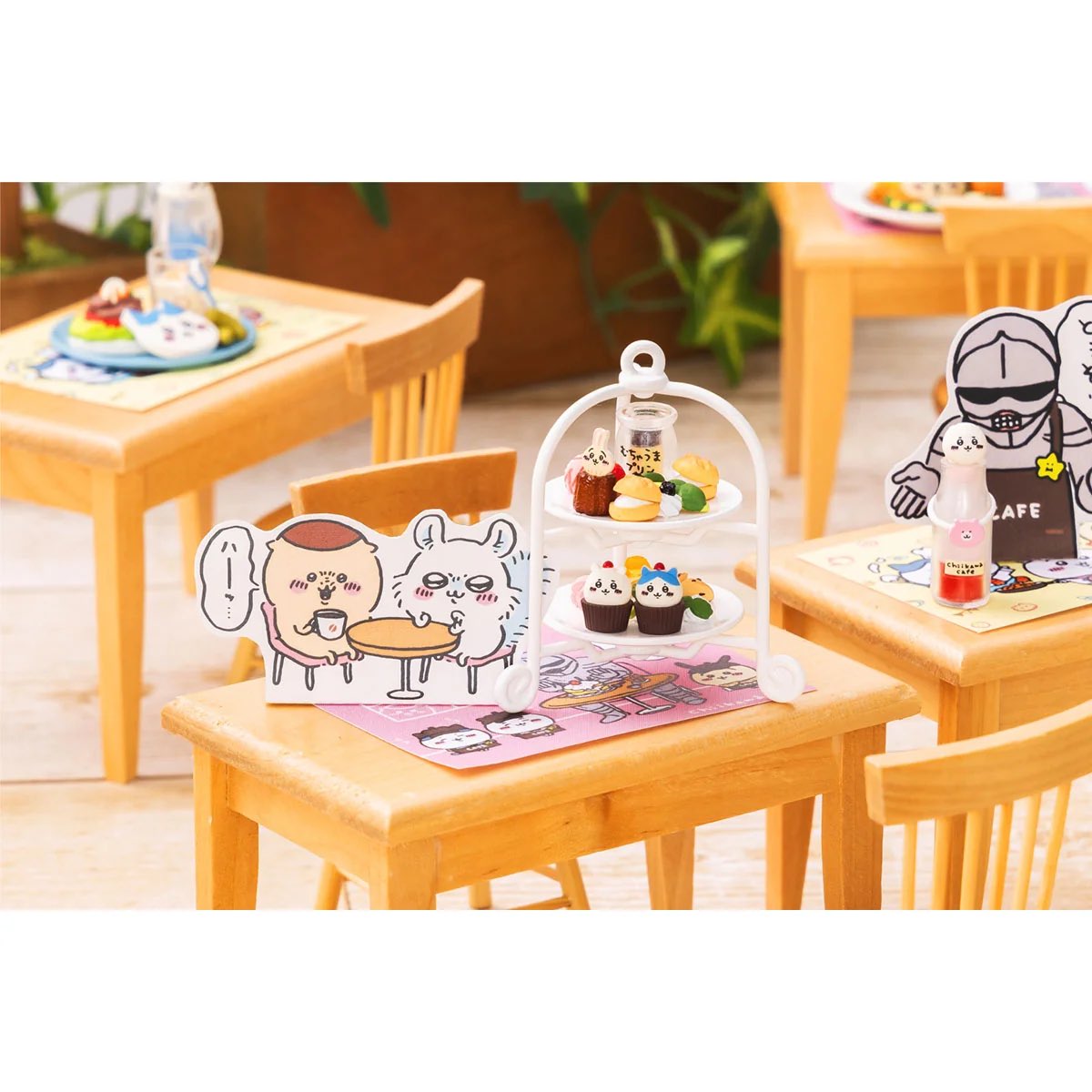 k42wKKihKBGTvXv's tweet photo. ちいかわ ちいかわカフェ ミニフィギュアコレクション（全8種）

通常価格¥7,920(税込)

https://t.co/WuafswKU1M https://t.co/y4fU37ndzM