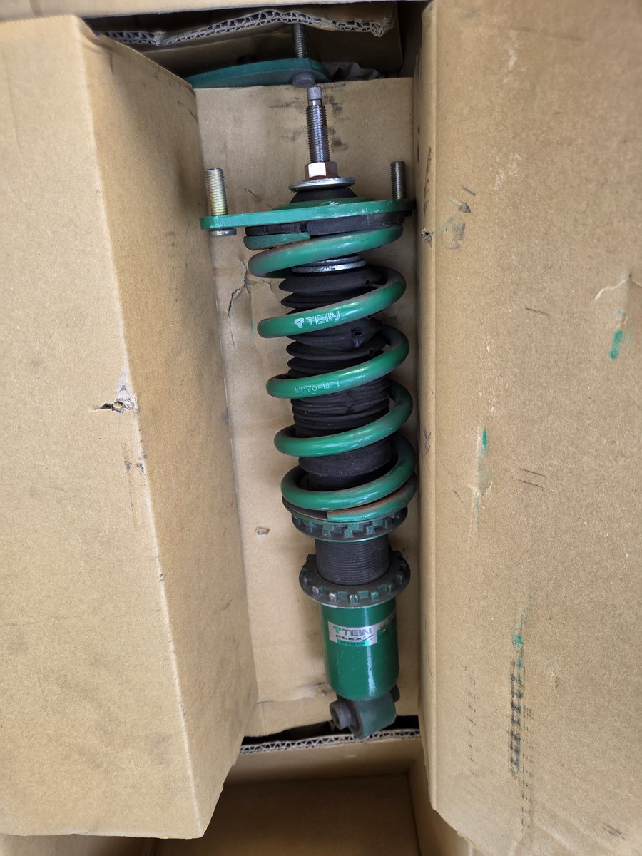 subaru120vab's tweet photo. まだ一枚しか撮れてないけど💦
テインのフレックスZ欲しい人いますか？
走行距離たぶん7万キロくらいで固着あります！オーバーホール前提で
VAB/VAG用

希望は1万

発送は無しで兵庫県まで取りに来れる人だけで！
手渡し希望です！ https://t.co/jyg6rJPVJ7