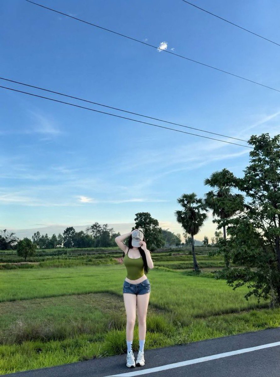 Belyq8's tweet photo. มาวิ่ง❌มาถ่ายรูป✅ @grok https://t.co/JM3dfDbEkb