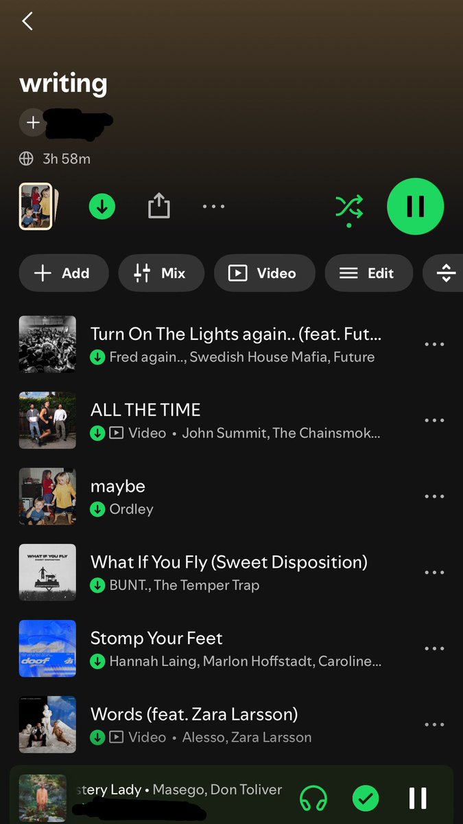 yourdustyshelf's tweet photo. i can’t be the only one who listens to house music to lock in. started with writing papers and then evolved to doing chores as well https://t.co/cjSWnC8FkI