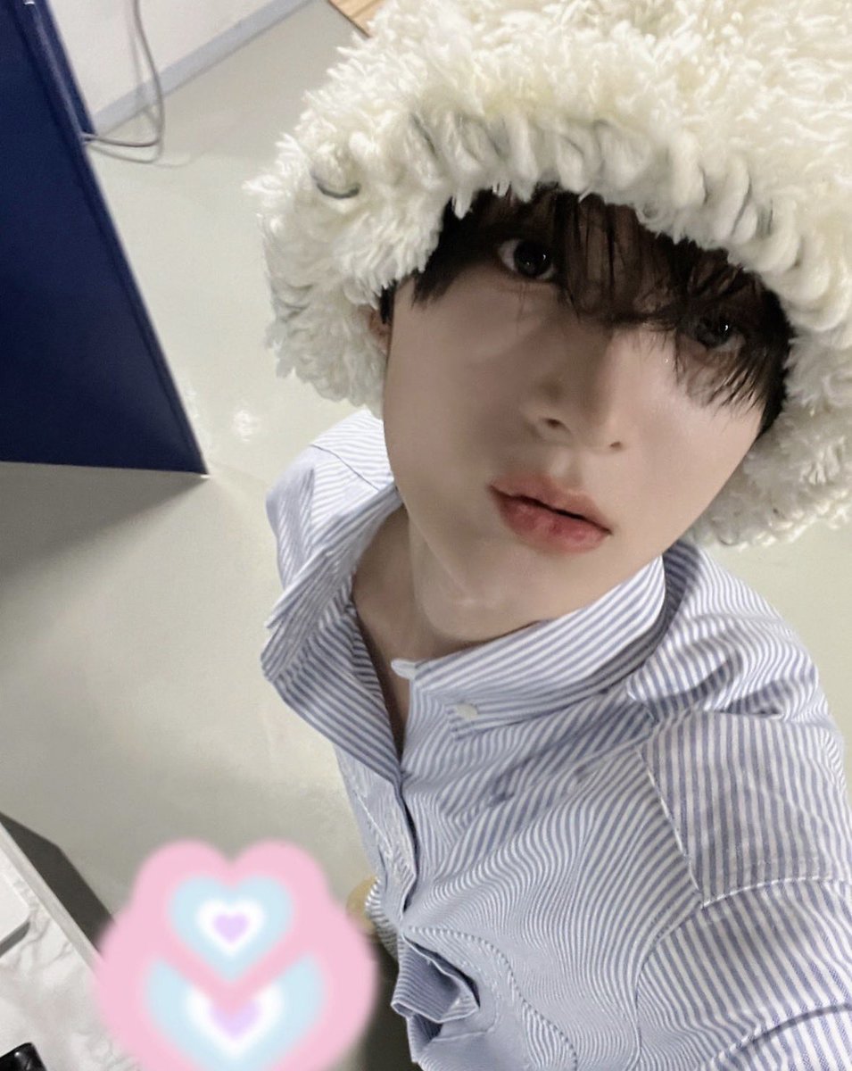 flowerfrog0311's tweet photo. 코디님 우리 동화 털모자 한번만 더 씌워주세여ㅜ https://t.co/IBywEcNbQU