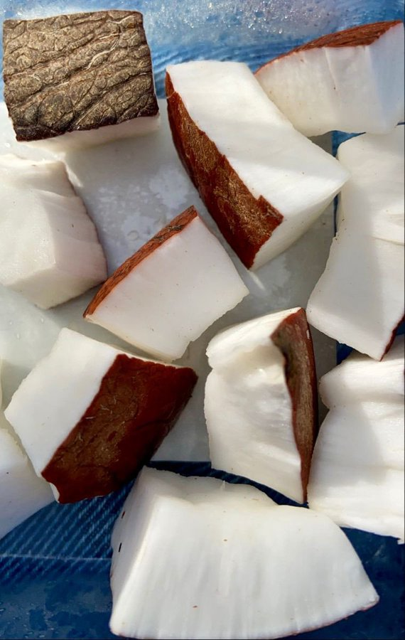 Ailany_336's tweet photo. People keep guessing but no one can name this fruit..can you? https://t.co/Ye2P1A2cSq