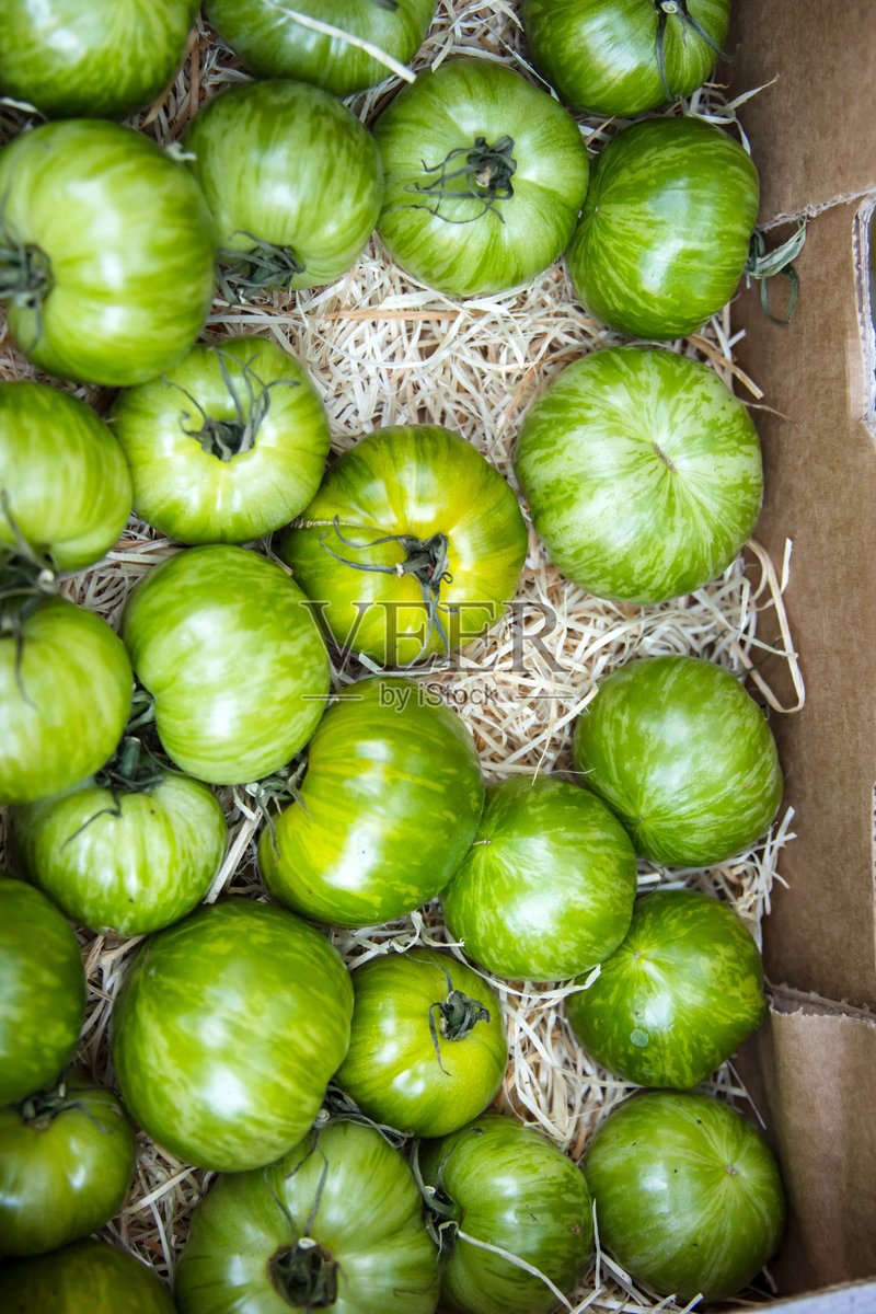 BrunoLeckerli's tweet photo. This sun-ripened heirloom tomato has such juicy, sweet flavor—perfect for summer salads! 10/10 would repurchase for weekly meals. https://t.co/CORKN9vC8q