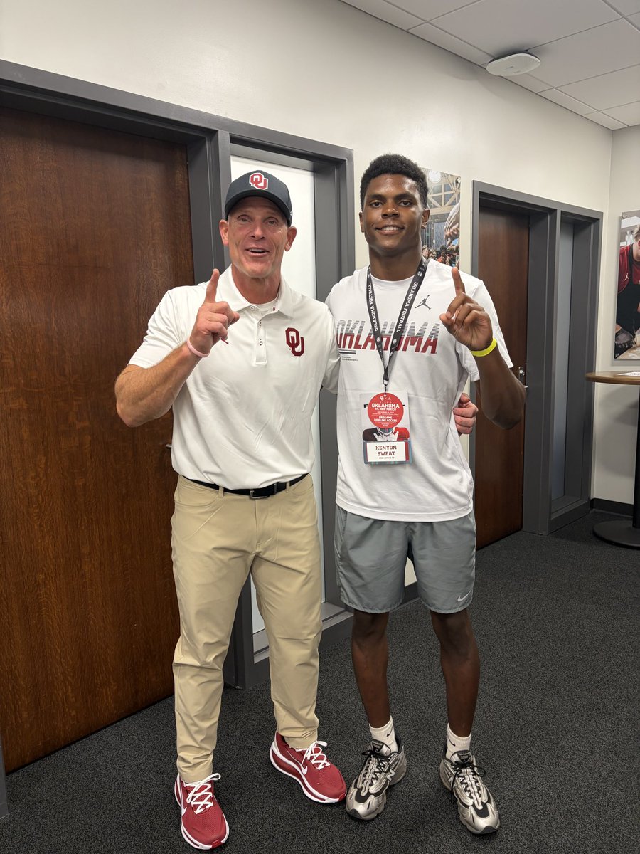 KenyonSweat's tweet photo. Can’t Be grateful enough for the time I had in Norman, It was very special experience, Can’t wait For the Next one!!!
#Boomer

@CoachVenables 
@CoachEmmett 
@TD_Redd 
@JimNagyOU 
@LakeDawson_ 
@COACHSTACE_ 
@arbuckle_ben 
@ParkerThune 
@Bdrumm_OUI 
@samspiegs 
@SWiltfong_ 
@247recruiting 
@PrepRedzoneOK 
@OU_Football 
@prep_super 
@Kason9p