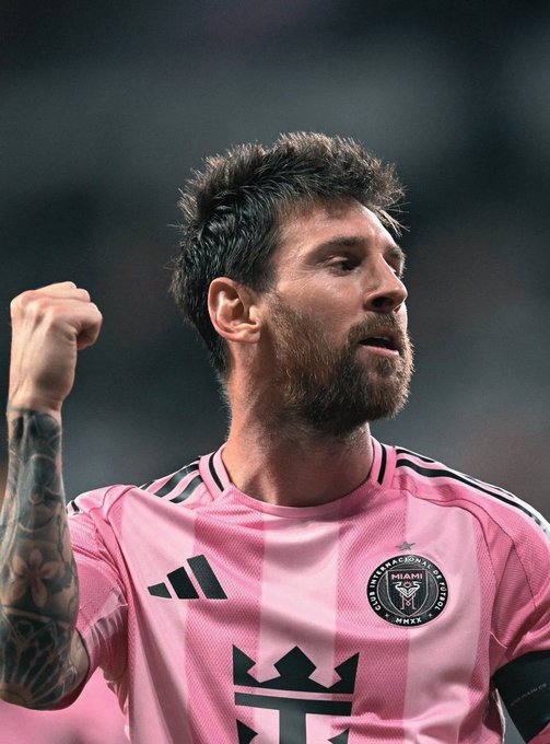ELFERRA950899's tweet photo. Este señor esta a solamente 3 goles de convertirse en el maximo anotador de tiros libres de la historia. (Espero que los Anti-Messi saquen a otros 2 Brasileños que metían tiros libres en el fondo de su casa y tengan 100 goles) https://t.co/uiAwW8Qujq