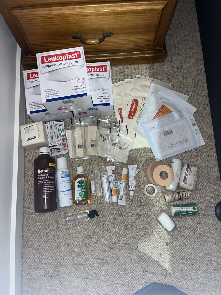 marleavemealone's tweet photo. aftercare tips and tricks, how to care for injuries + how to change dressings

an informative thread for #shedtwt/#shedrtwt/#shtwt/#shrtwt/#edtwt/#edrtwt

likes + rts appreciated for reach

(reupload cuz i forgot tags) https://t.co/m3WK7njpZo