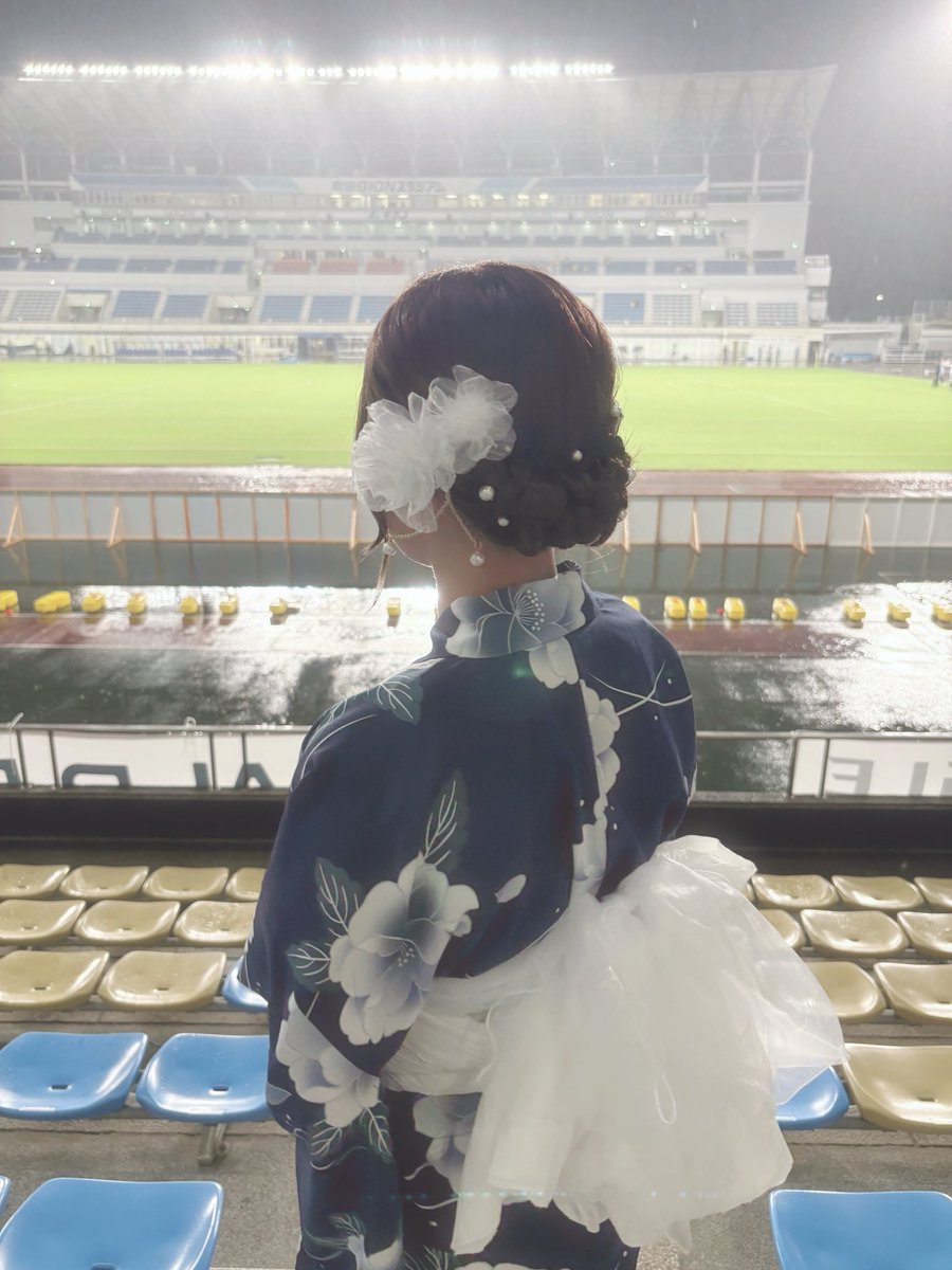 ruru728__'s tweet photo. びしょ濡れ覚悟の浴衣
直前まで迷ってたけど着て行ってよかった🌷 https://t.co/Q4HQCKFldV
