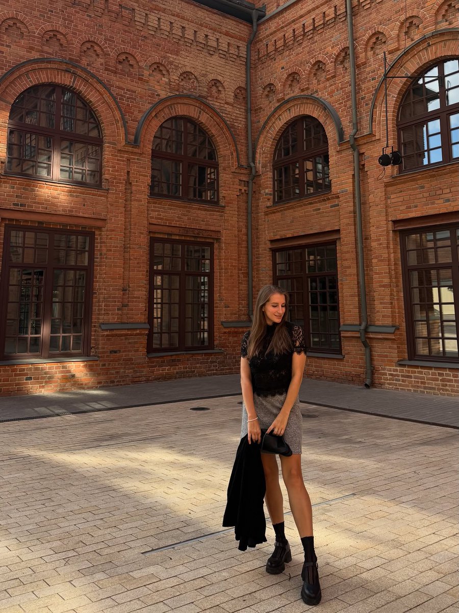 MelliePull4s's tweet photo. Сентябрь радует теплыми днями! Идём гулять, заходим в кофейню @lyceum_bakery берем кофе и выпечку👌 Наслаждаемся)
📍Сту��ия театрального искусства
улица Станиславского, 21, стр. 7 https://t.co/aJ5aRkQNzu