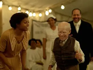 Solobardo75's tweet photo. «Nuestras vidas están definidas por oportunidades, incluso las que perdemos.» 
👴—El curioso caso de Benjamin Button