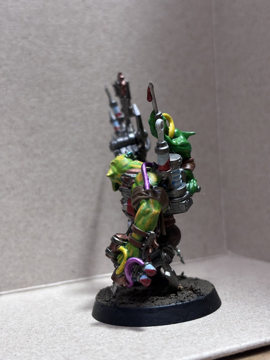 ru_anno's tweet photo. 『いつ見ても俺の右腕は惚れ惚れするぜ』
いい機会なので積んでたオルクをペイントしました(初オルク)
#オルキング https://t.co/EHK11YgO6t