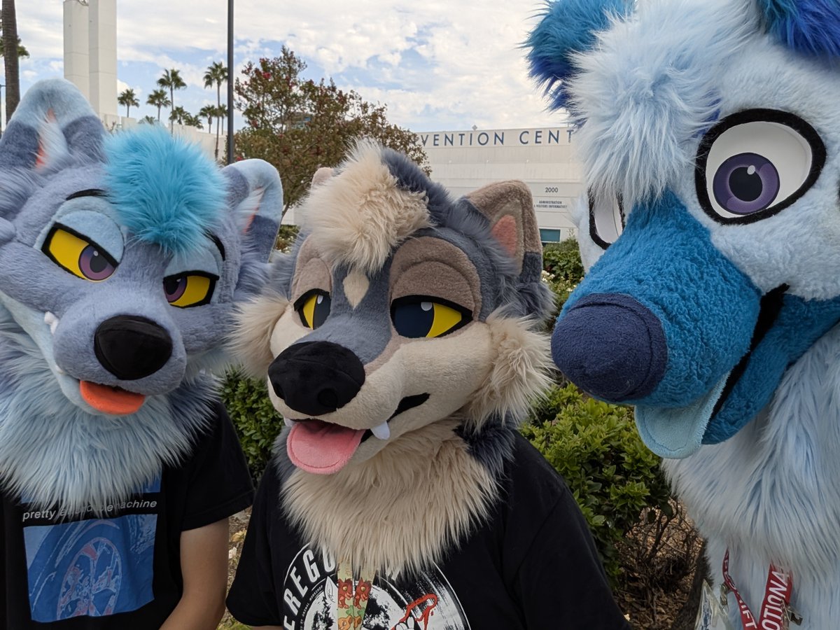 WyldJasper's tweet photo. #ASC 2026 was so much fun!! Look at all these critters! 

✂️: @CascadeFursuits @BlueHarborC @CactusKingsSt https://t.co/D2poiLHXkZ
