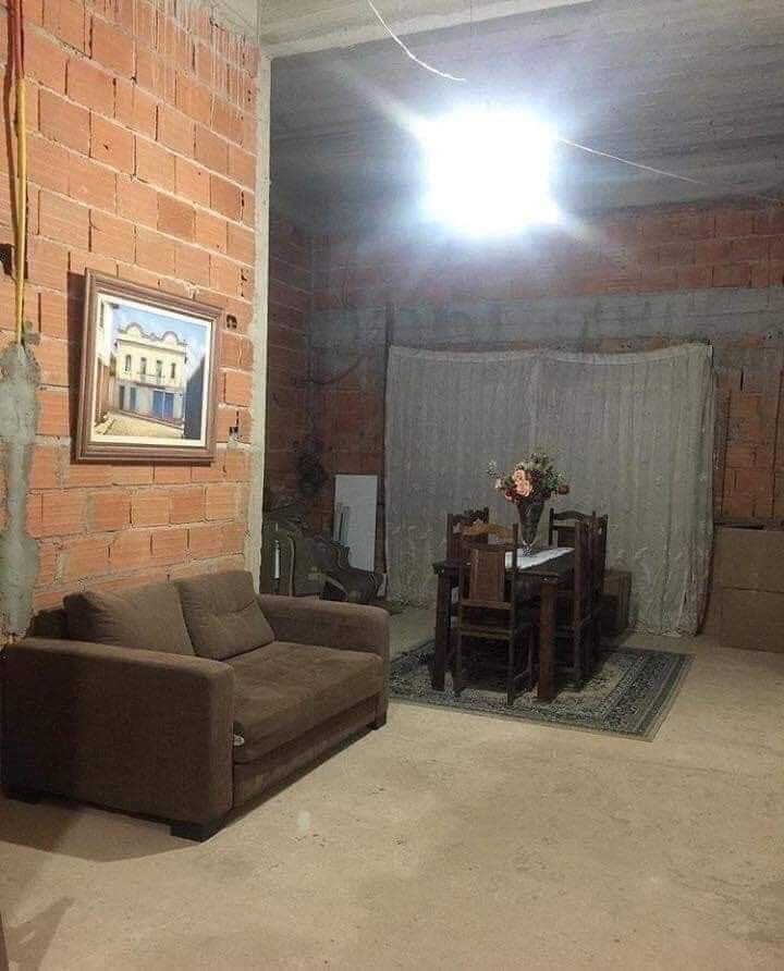 itsmenso's tweet photo. Imagínense si la casa de #GranHermanoUY la tenían que construir ellos 😭😭 https://t.co/jPSP0STFC2
