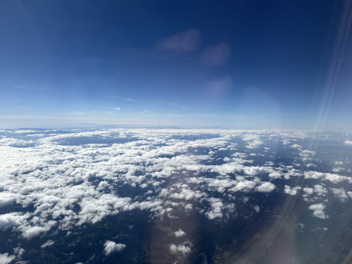 cloudit0's tweet photo. 空の上 https://t.co/HAYGlRrbjp