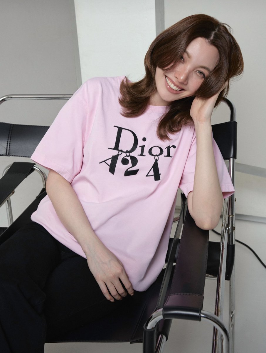 JaoKwamRak_ID's tweet photo. LingOrm Related Post
09-21-2026
📍Instagram: thaifashiondirectory

Let's boost the post!
❤ Like
💬 Comment
🔖 Save
📤 Share
📖 Share to Your Story

#Dior #DiorA24
#OrmKornnaphat #ออมกรณ์นภัส  
#หลิงออม 
#LingOrm
#หลิงหลิงคอง
#LinglingKwong
@Dior
 
@A24
 
@ormmormm https://t.co/A8zHnLfqd8