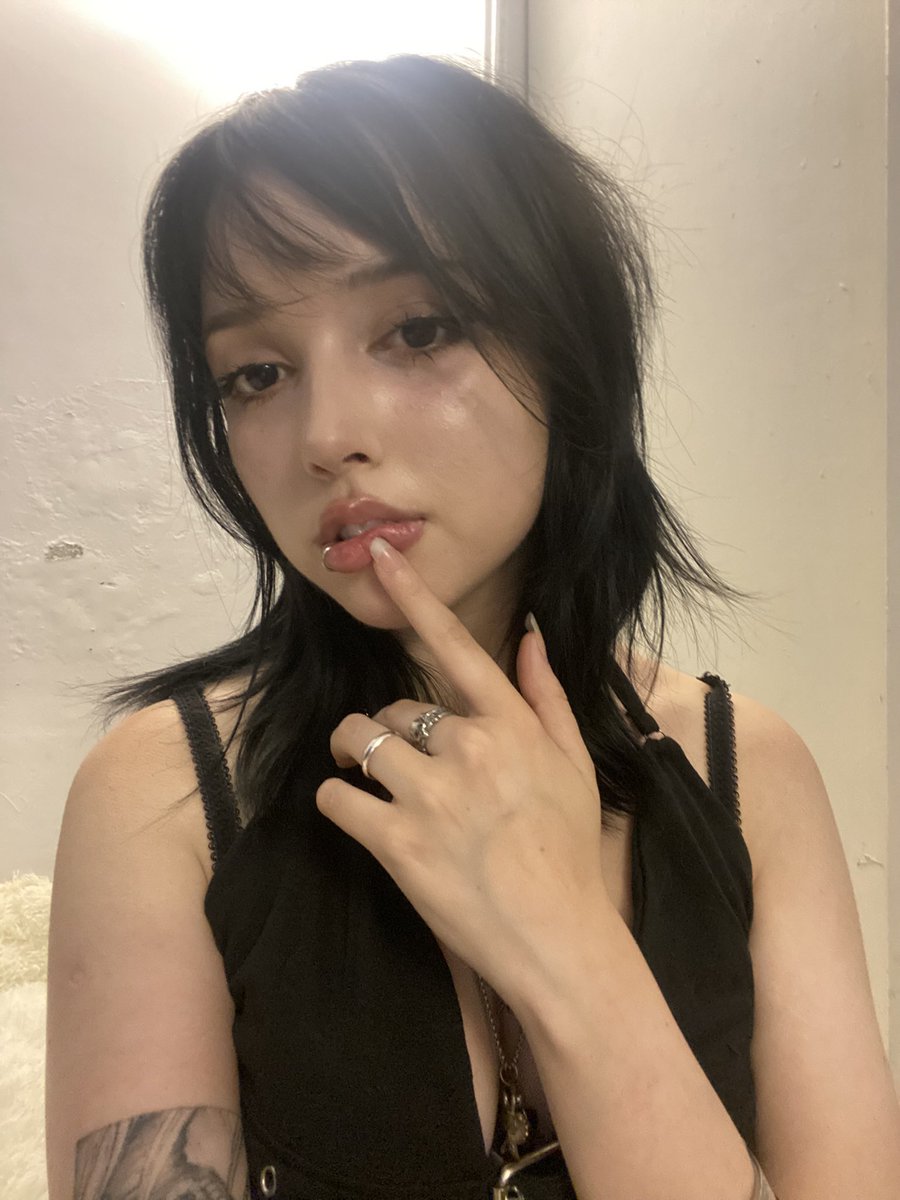 honeycat02's tweet photo. Cada ves mas llenito mi Vlocked y Arsmate para ustedes, espero verlos ahí ⸜(⸝⸝⸝´꒳`⸝⸝⸝)⸝ 
¿Que tipo de contenido quieren ver? 🩶

#nsfwtwt #arsmate #chile https://t.co/tQ3h80PGgi