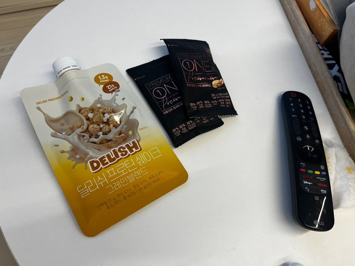 peincity's tweet photo. 다이어트 3일 차 단 거 못 먹어서 성격 파탄 나기 직전이었는데
딜리쉬 먹고 이성 되찾아서 다행히 아무것도 안 부숨
내 지인들의 평화를 지켜준 갓템이니까 다이어터들 예민해지면 꼭 먹어라
속세의 맛 그 자체라 압도적 감사 ㅠ
https://t.co/ppRYuUjneM https://t.co/yH0CkiwvL3