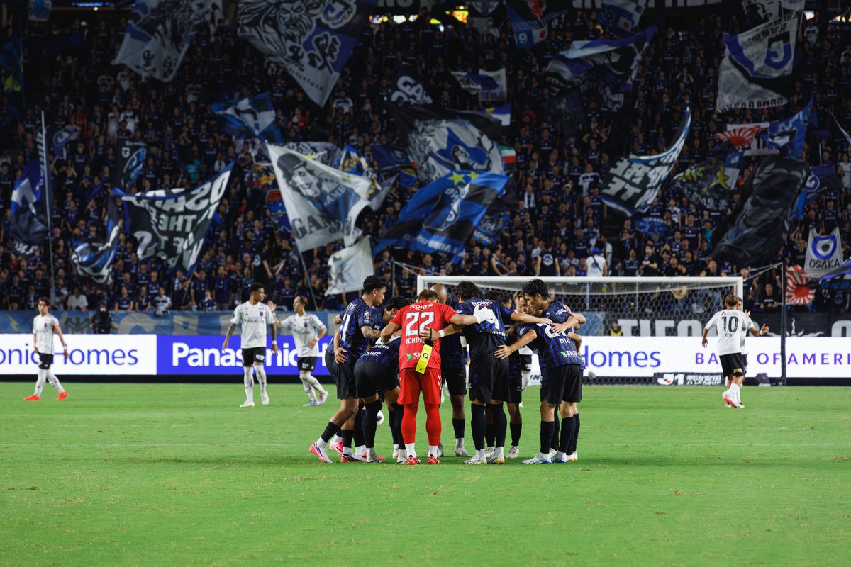 GAMBA_OFFICIAL's tweet photo. 🔵⚫️ クラブ史上初！ 🔵⚫️

昨日の入場者数も30,000人を超え
J1リーグ4試合連続3万人超え👏

#パナスタ を埋め尽くしてくださった皆さま、ありがとうございます！

#ガンバ大阪 #GAMBAOSAK https://t.co/hQKM1rHrAG