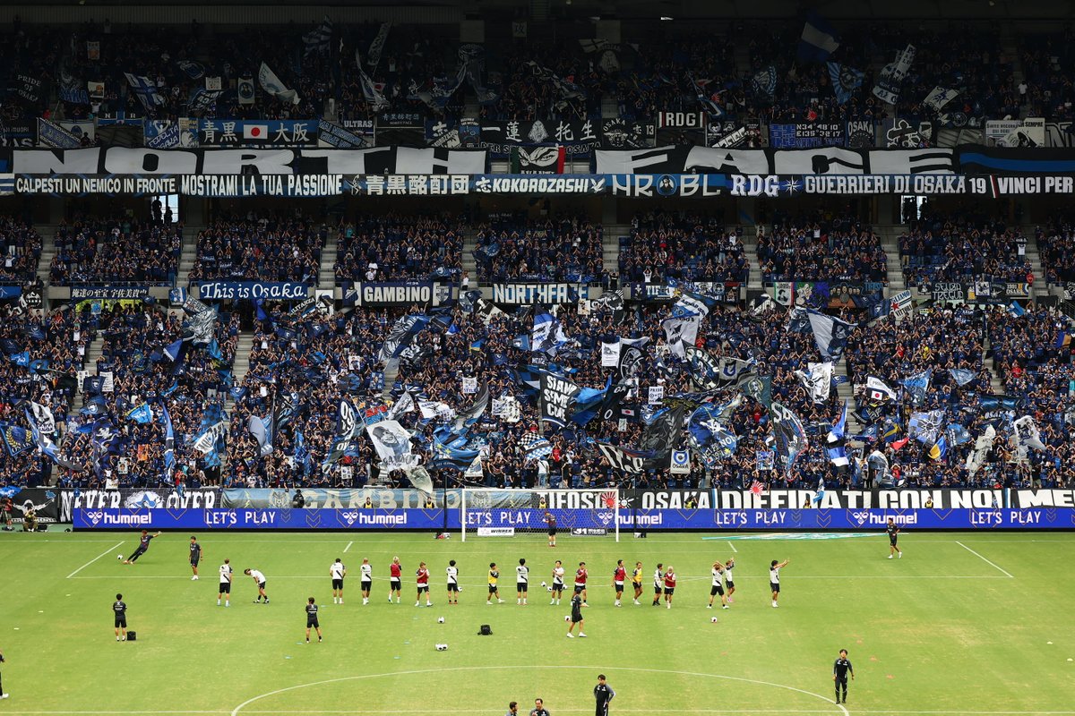 GAMBA_OFFICIAL's tweet photo. 🔵⚫️ クラブ史上初！ 🔵⚫️

昨日の入場者数も30,000人を超え
J1リーグ4試合連続3万人超え👏

#パナスタ を埋め尽くしてくださった皆さま、ありがとうございます！

#ガンバ大阪 #GAMBAOSAK https://t.co/hQKM1rHrAG