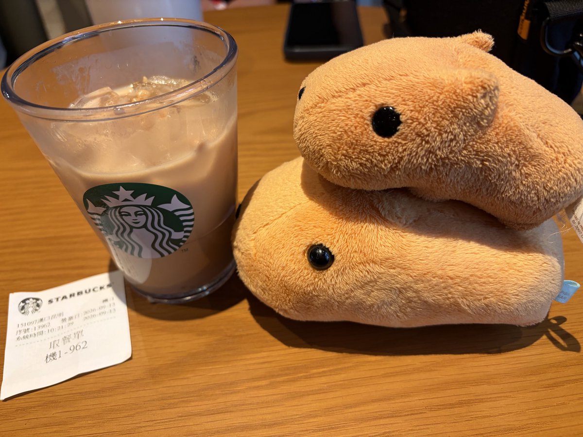 U7H0MgX66beNbp3's tweet photo. 一休み〜ん
#カピバラさん
#水豚君
#kapibarasan https://t.co/d2jQafs1QG