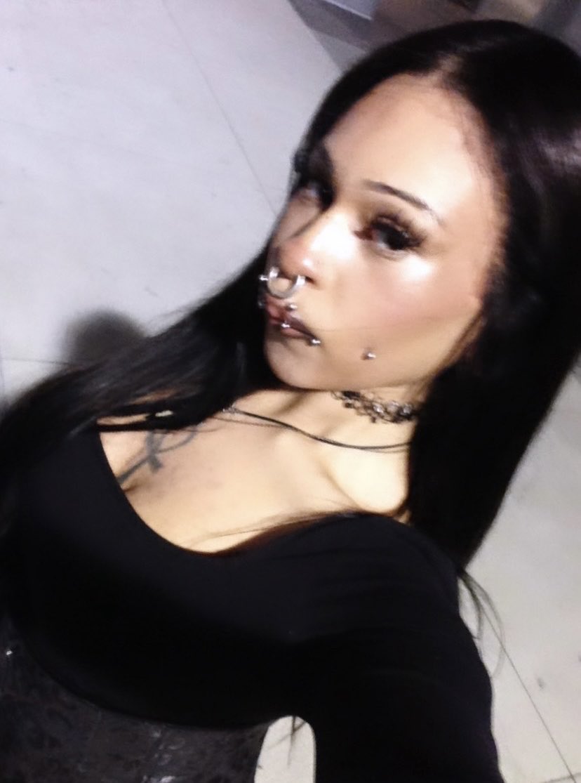 gabriellajadee's tweet photo. #vampirequeen https://t.co/RtNcq1GVXe